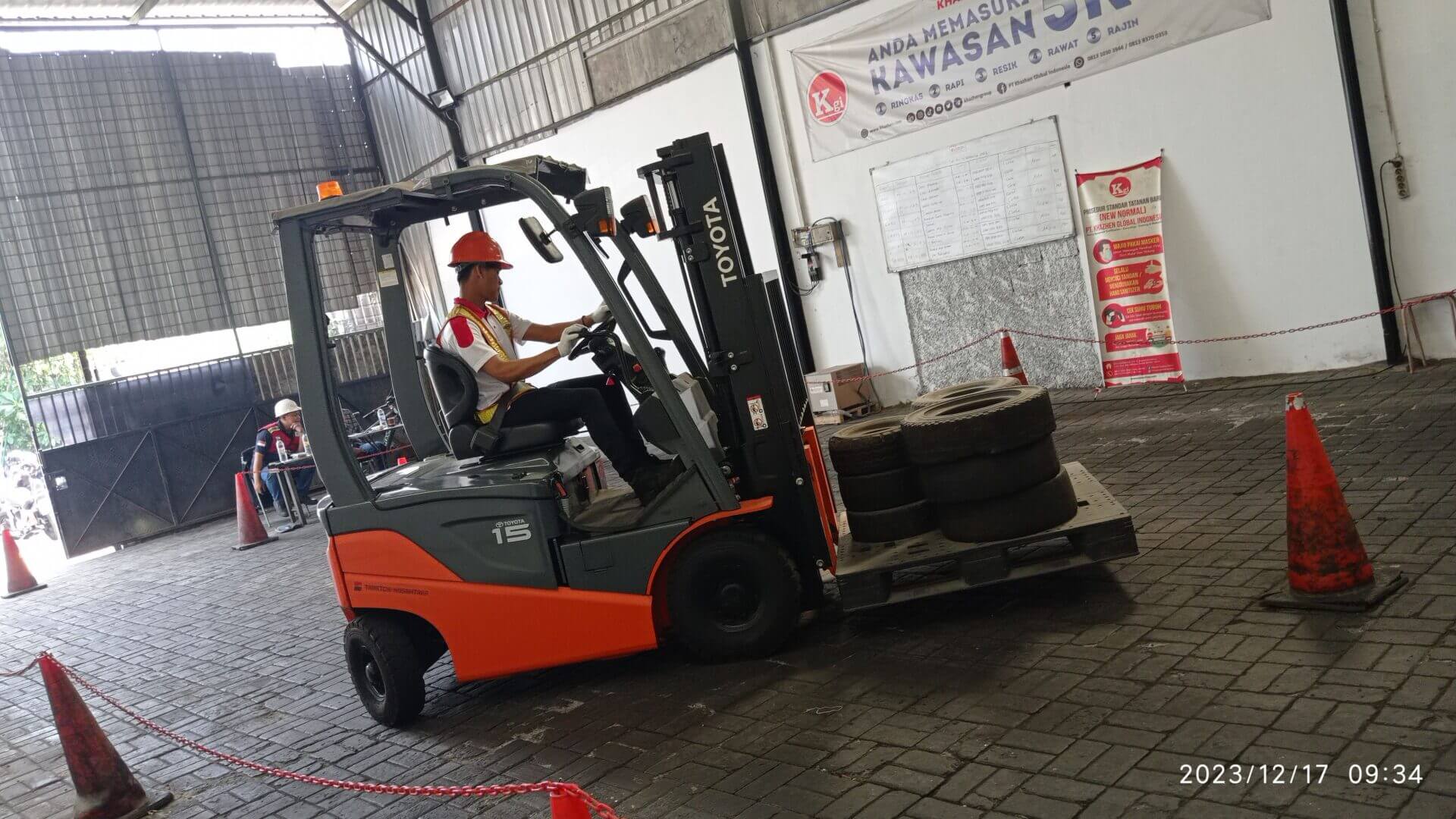 register forklift course in bekasi