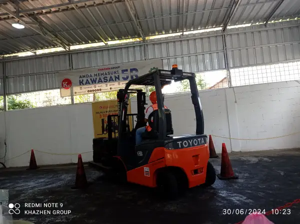 keterampilan operator forklift